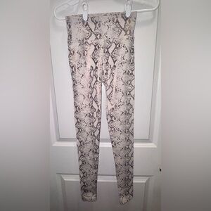 Snakeskin Print Leggings white & gold